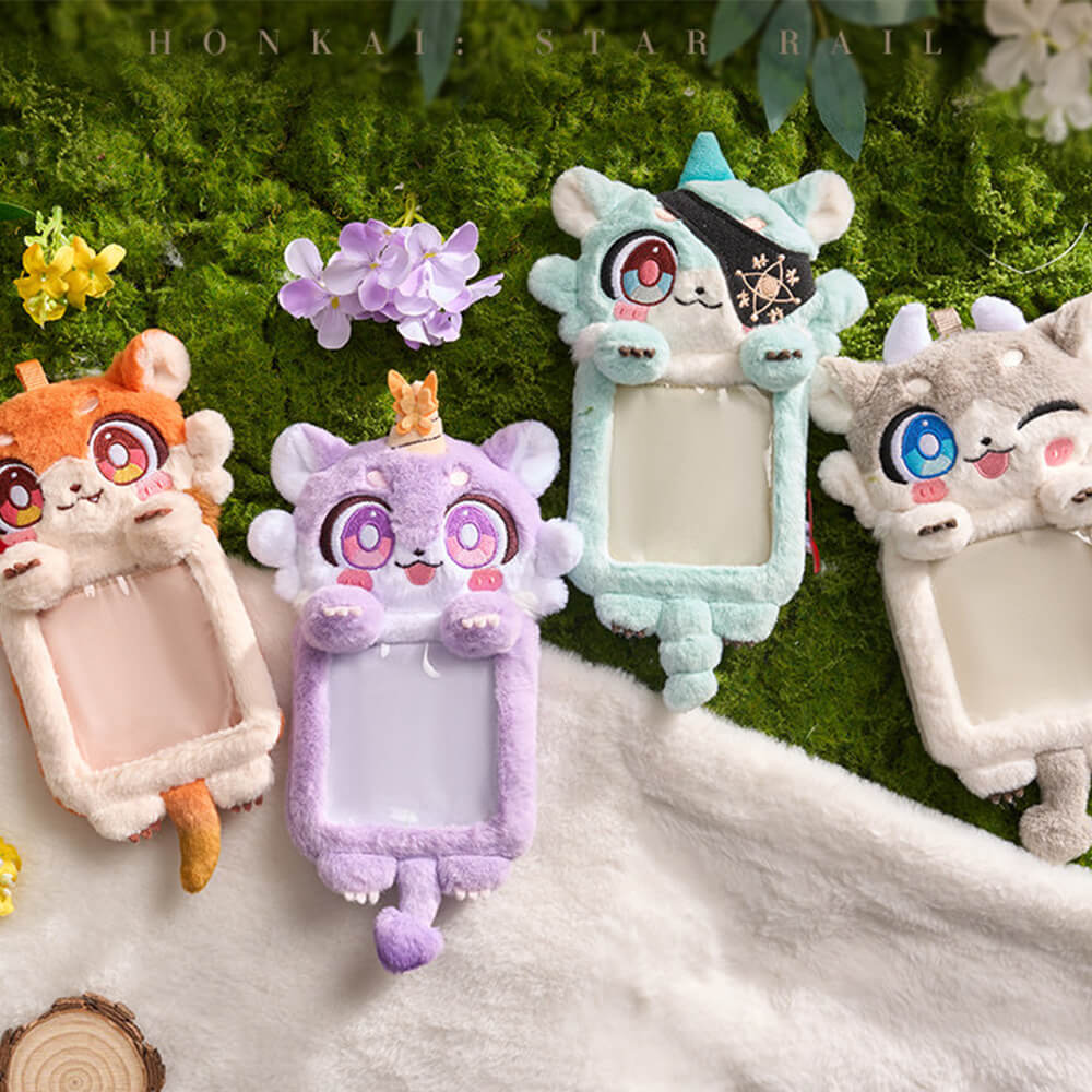 Awoo Awoo Chimera Plush Card Holder